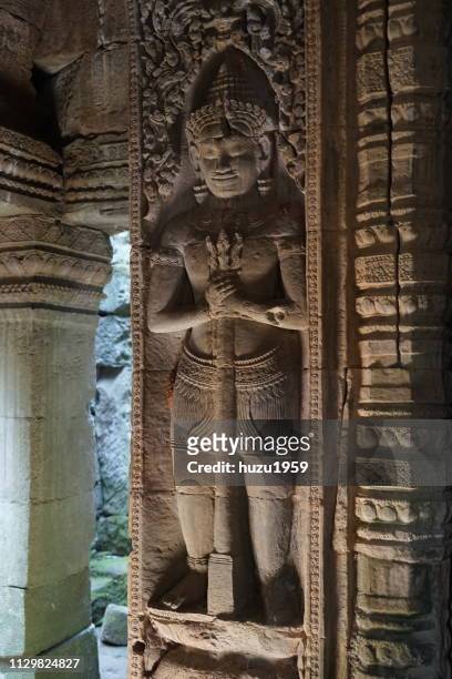 delicate relief of preah khan, siem reap, cambodia - 石材 bildbanksfoton och bilder