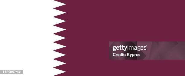 qatar flag - todas as bandeiras do médio oriente imagens e fotografias de stock