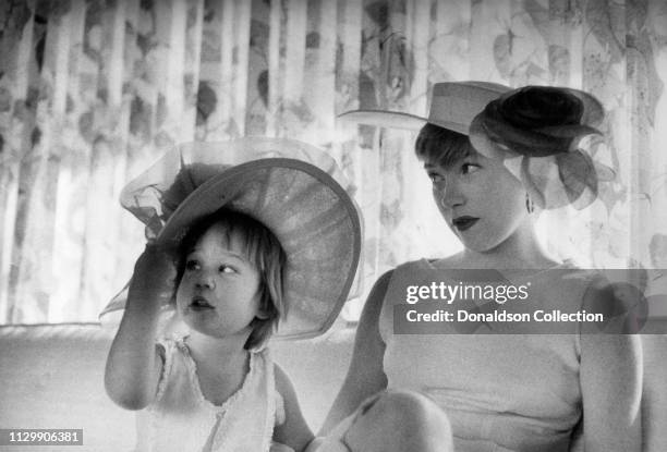 Actress Shirley MacLaine and her daughter Sachi Parker aka Stephanie Sachiko "Sachi" Parker in circa 1959.