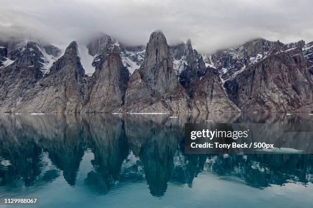 gibbs fiord - baffin island stockfoto's en -beelden