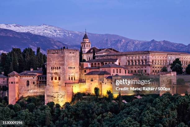 alhambra at dusk - alhambra spanien bildbanksfoton och bilder