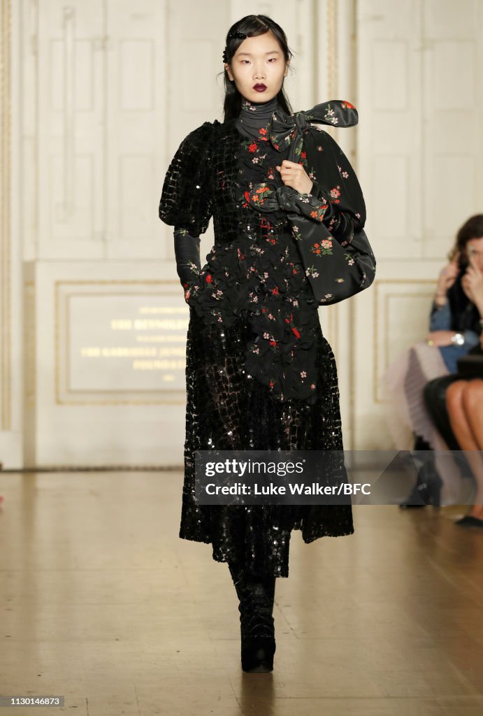 A model walks the runway at the Simone Rocha show during London... News ...
