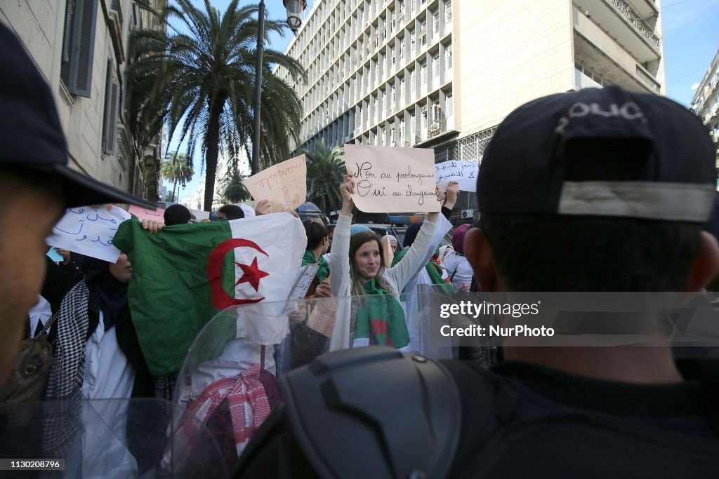 Algerian Teachers Calling For Extension Of President Bouteflika