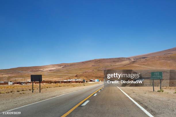 paso de jama - border between argentina and chile. - norte de chile fotografías e imágenes de stock