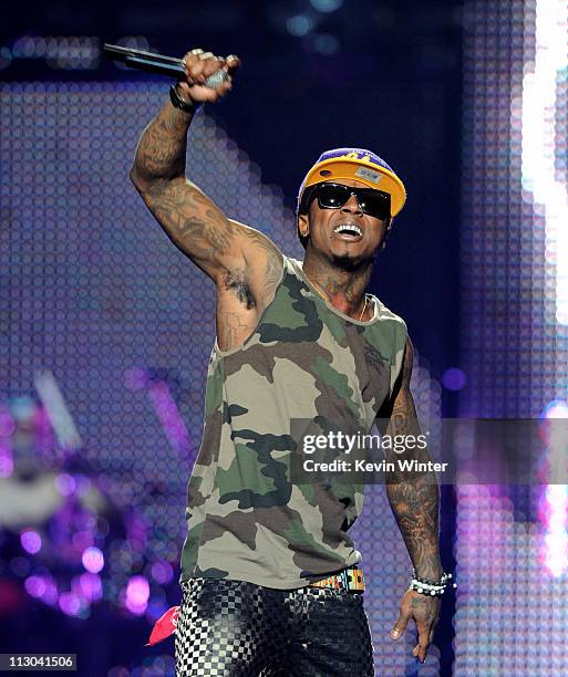 Li Y5 Rapper 71 Photos & High Res Pictures - Getty Images