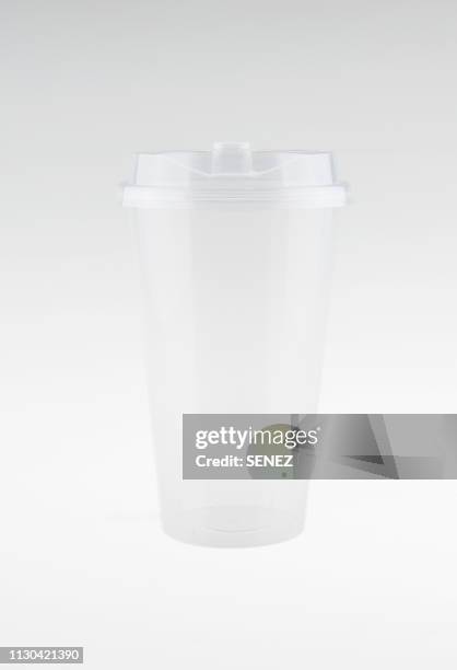 empty cold drink smoothie takeaway clear plastic disposable cup and cup lid - lid stock pictures, royalty-free photos & images