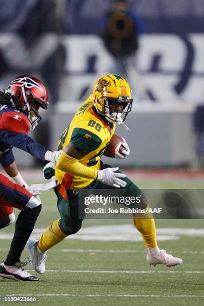 Josh Huff of the Arizona Hotshots turns the corner after catching a pass during an Alliance of American Football game against the Memphis Express at...