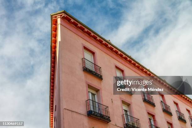 building corner - casa exterior stockfoto's en -beelden