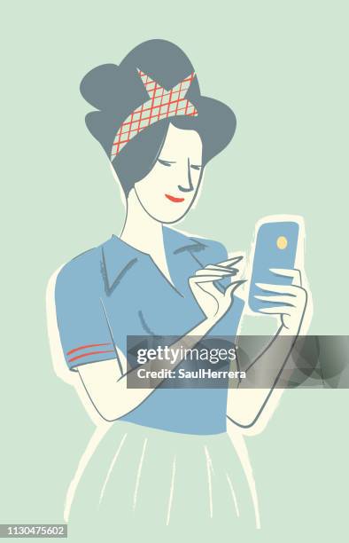 stockillustraties, clipart, cartoons en iconen met huisvrouw belt voor mobiele telefoon - adulto