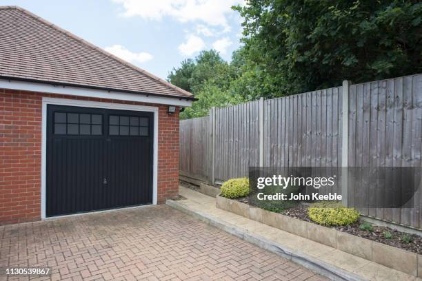 property exterior - carport stockfoto's en -beelden