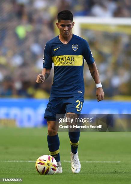 Jorman Campuzano of Boca Juniors drives the ball during a match between Boca Juniors and Lanus as part of Superliga 2018/19 at Estadio Alberto J....