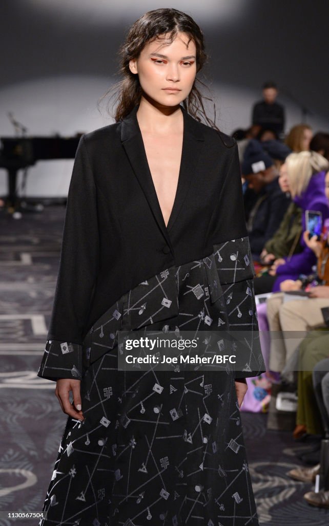 APUJAN Autumn/Winter 2019 - LFW February 2019