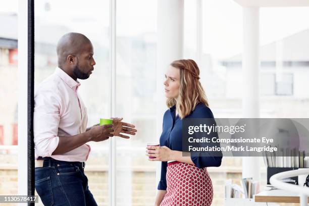 business people having meeting in modern office - masculine office black white photos et images de collection