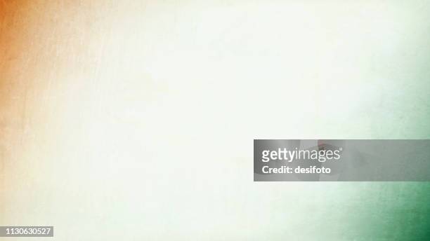 ilustraciones, imágenes clip art, dibujos animados e iconos de stock de una ilustración de vector horizontal de grunge de la banda diagonal blanca con un poco de azafrán y verde color arriba a la izquierda e inferior derecha esquinas - indian soldier