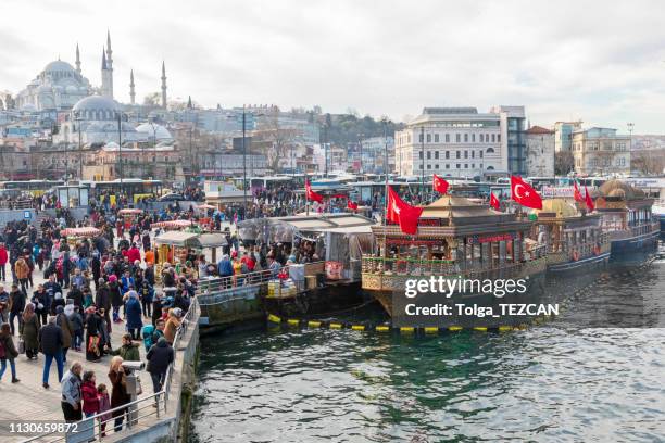 eminonu bezirk in istanbul, türkei - sea of marmara stock-fotos und bilder