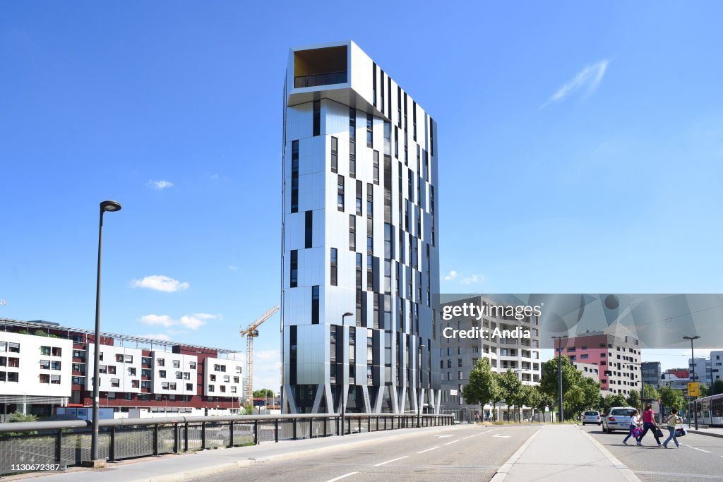 Building called Tour Elithis Danube.