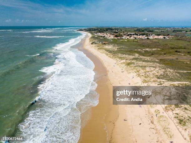 Ile dOleron island : beach plage des Huttes in Saint-Denis-dOleron.