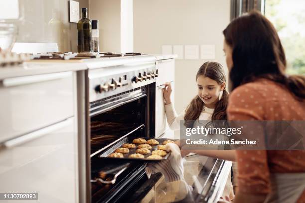 ich kann nicht glauben, dass ich das getan habe! - kitchen oven stock-fotos und bilder