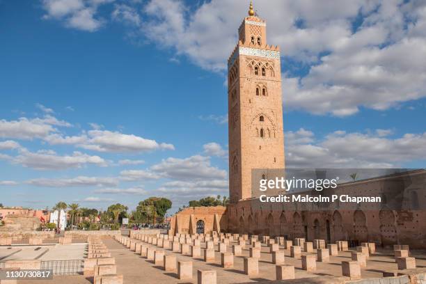 koutoubia mosque and minaret (12th century) in marrakech, morocco - marrakesh stock pictures, royalty-free photos & images