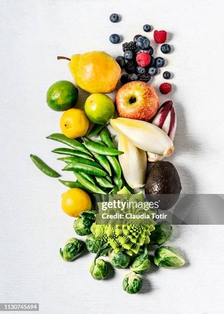 raw vegetables and fruits - naturaleza muerta fotografías e imágenes de stock