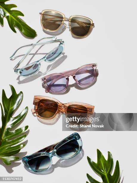 summer sunglass trends - acessório ocular - fotografias e filmes do acervo