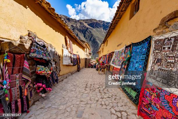 straatzicht in ollantaytambo, peru - vilcabamba peru stockfoto's en -beelden