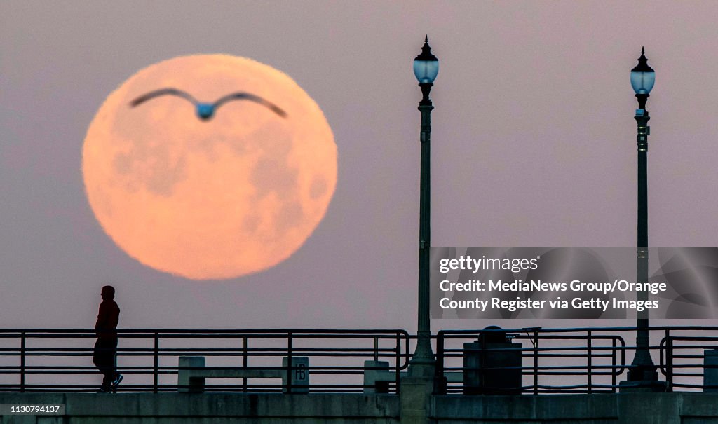 The Super Snow Moon, the biggest supermoon of 2019