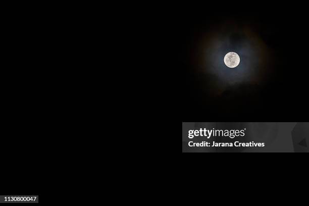 supermoon of february 19, 2019 - exploración espacial stock pictures, royalty-free photos & images