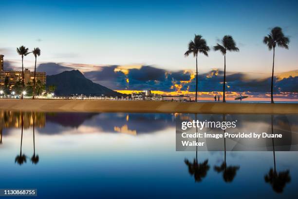 waikiki lagoon at sunrise - diamond head stock pictures, royalty-free photos & images