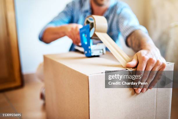 de laatste doos... - plakband stockfoto's en -beelden