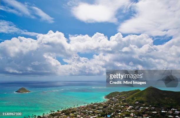 clouds in blue sky over islands, hawaii, united states - kailua stock pictures, royalty-free photos & images