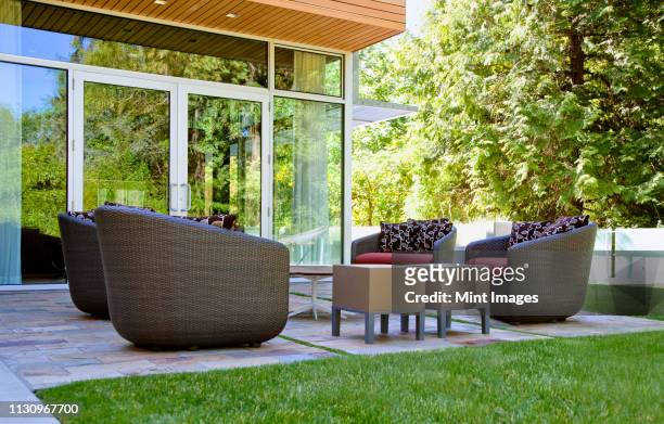 patio living room - landscaped patio stock pictures, royalty-free photos & images