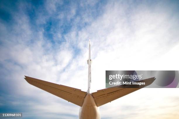 tail of a plane - an american tail stock pictures, royalty-free photos & images