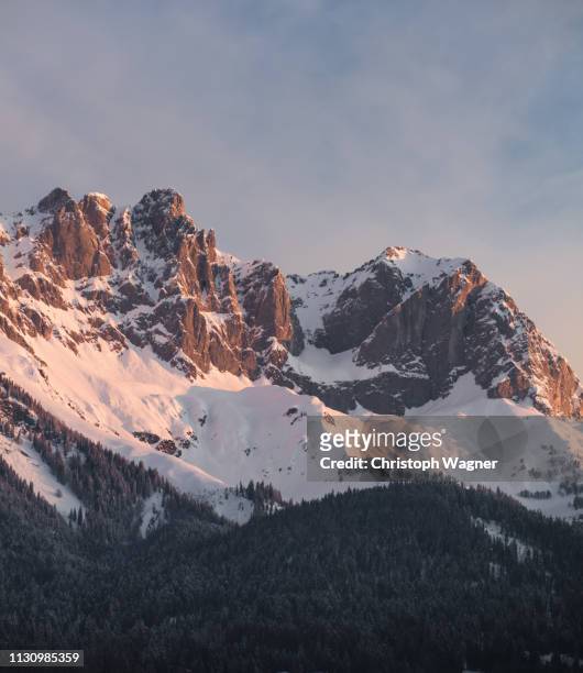 österreich tirol - wilder kaiser winter - alpen schnee fotografías e imágenes de stock