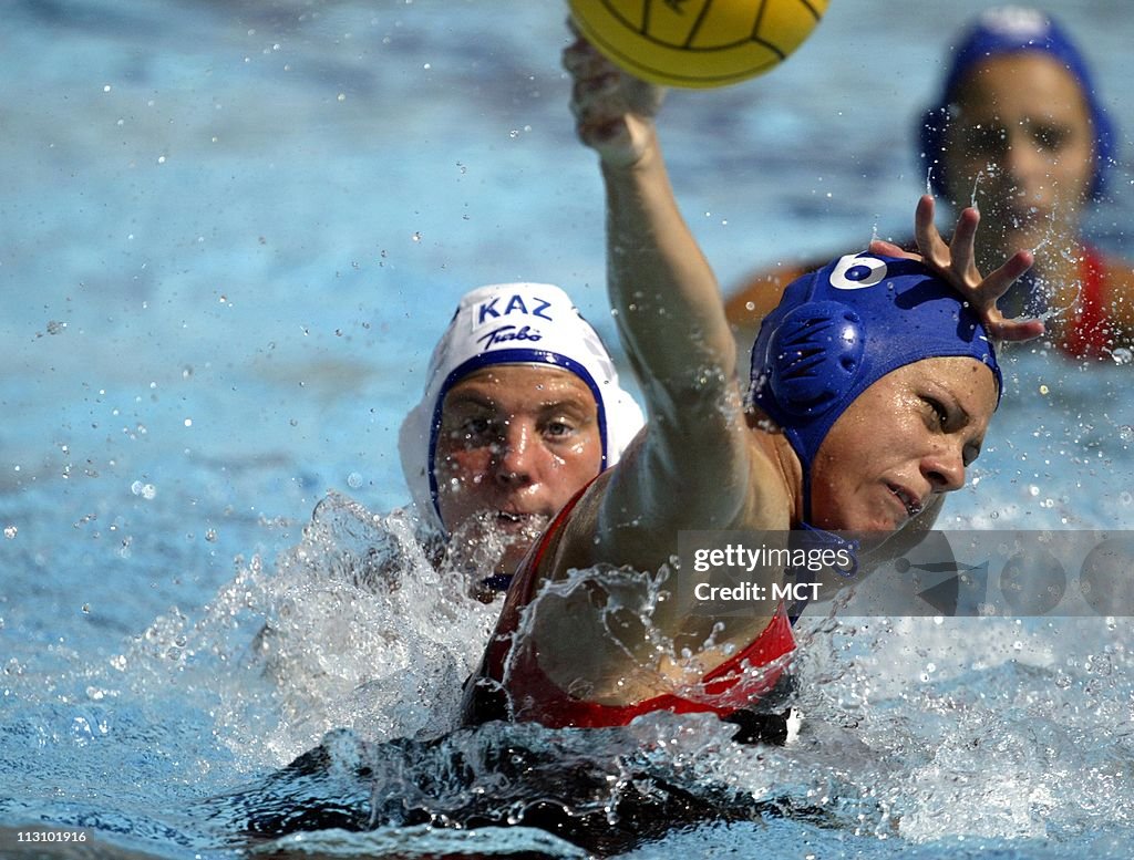 KRT SPORTS STORY SLUGGED: OLY-WATERPOLO KRT PHOTO BY HARRY E