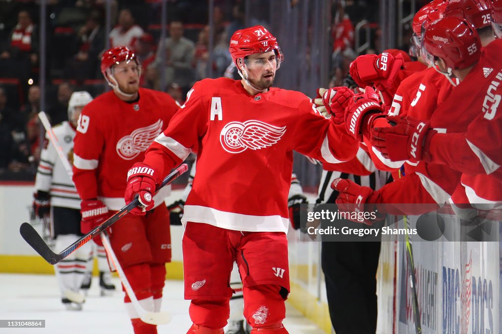 Chicago Blackhawks v Detroit Red Wings