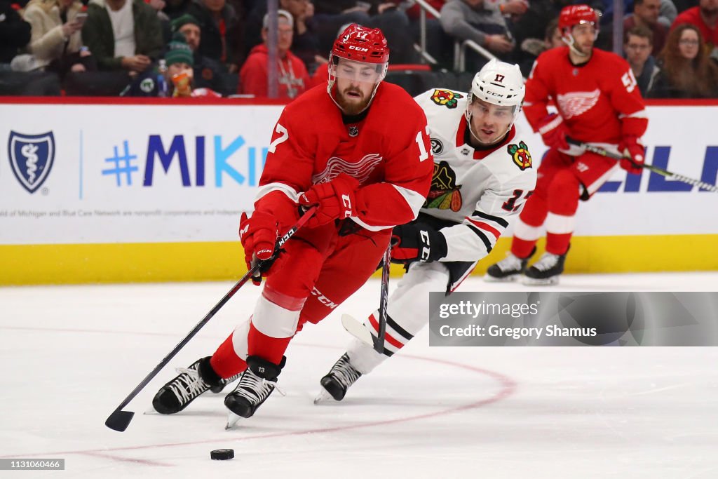 Chicago Blackhawks v Detroit Red Wings