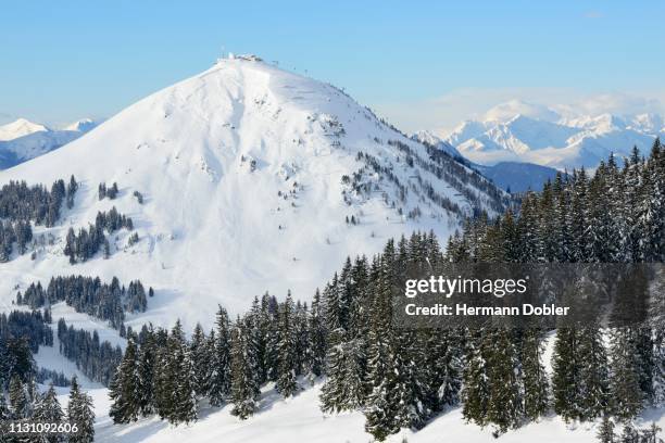 hohe salve mountain in winter, ski area wilder kaiser-brixental, hopfgarten, brixen im thale, tyrol, austria - hopfgarten stock pictures, royalty-free photos & images