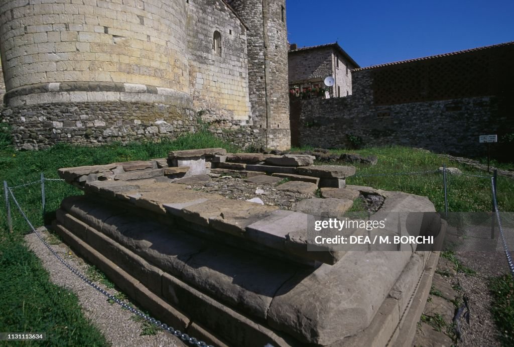 Sacrificial altar of Etruscan temple, Pieve Socana