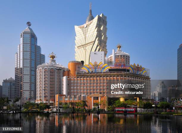 horizonte de nam van lake-el original casino lisboa, el grand lisboa, banco de china y crystal palace casino, macao, china - macao fotografías e imágenes de stock