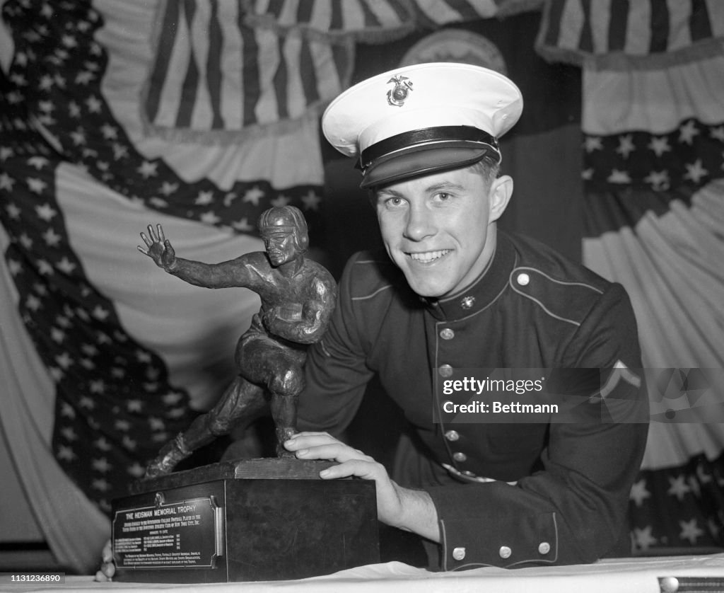Sinkwich Awarded Heisman Trophy