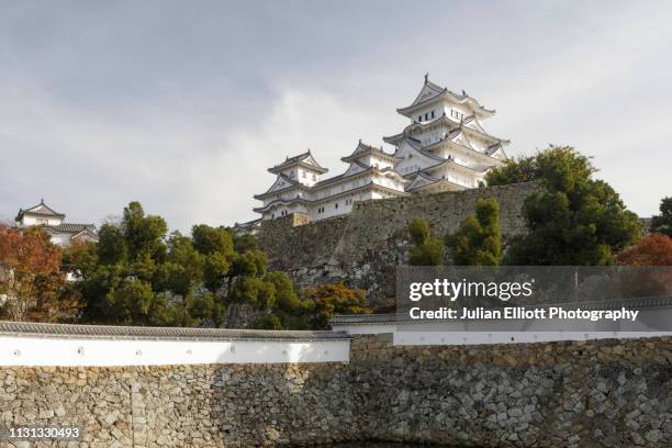 himeji castle is a japanese castle in the city of himeji, japan. - himeji stockfoto's en -beelden