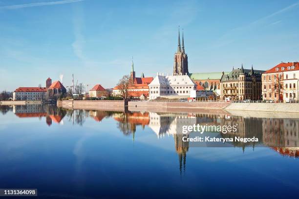 wroclaw, poland - wroclaw photos et images de collection