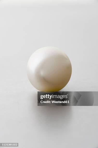 south sea pearl - pearl stock pictures, royalty-free photos & images