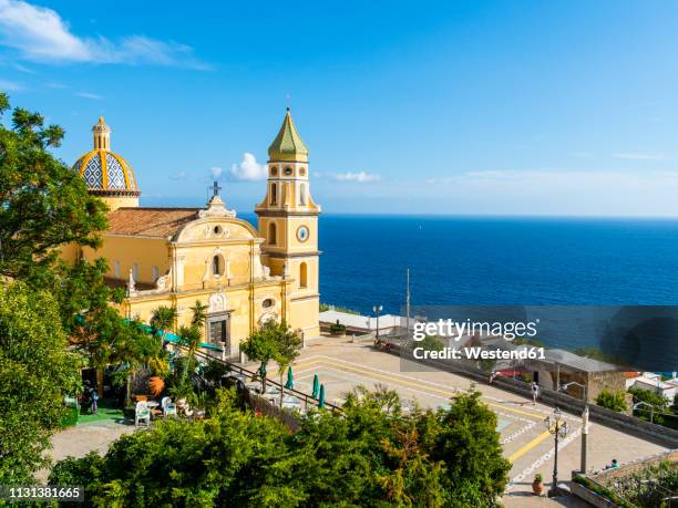 italy, campania, amalfi coast, sorrento peninsula, praiano, parrocchia di san gennaro church - praiano stockfoto's en -beelden