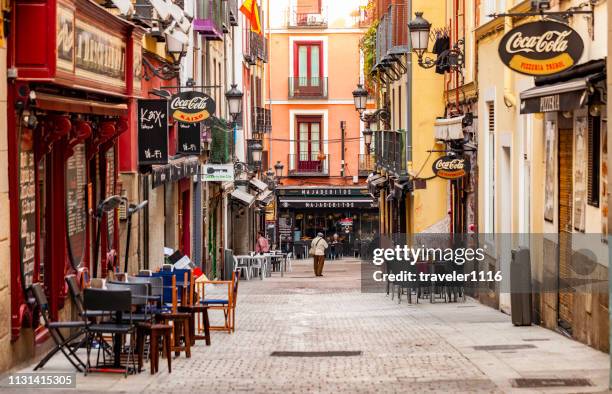 madrid, spanje straatscène - madrid stockfoto's en -beelden