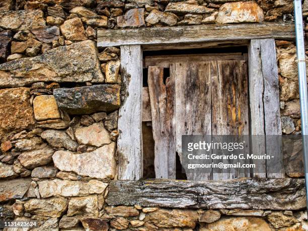 rural window - fachada arquitectónica stock-fotos und bilder