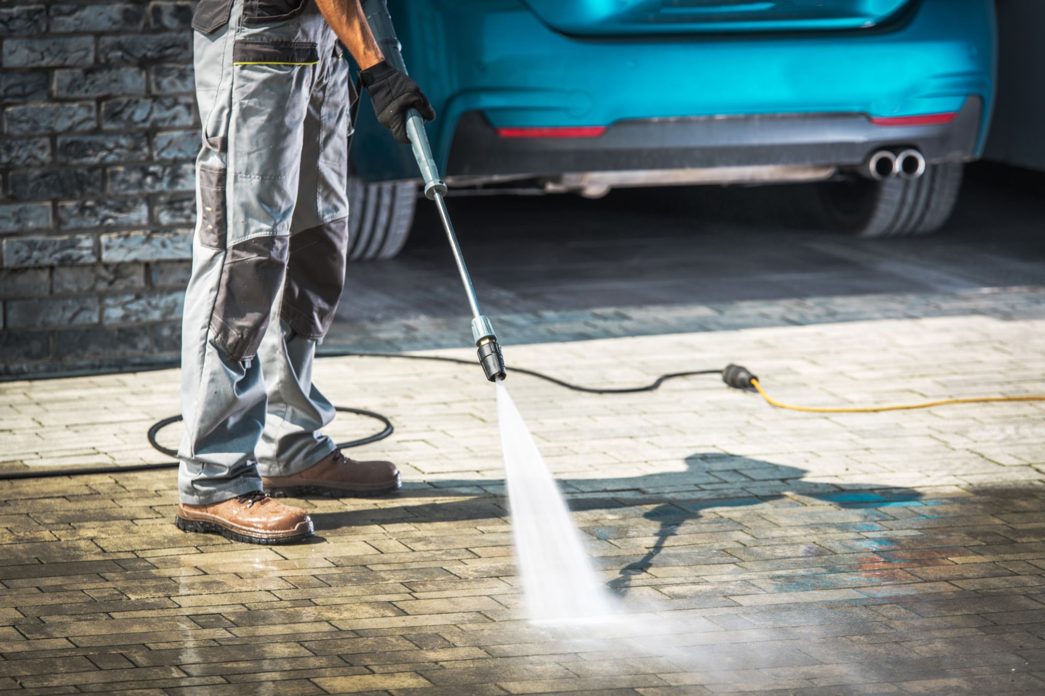 pressure washing driveway
