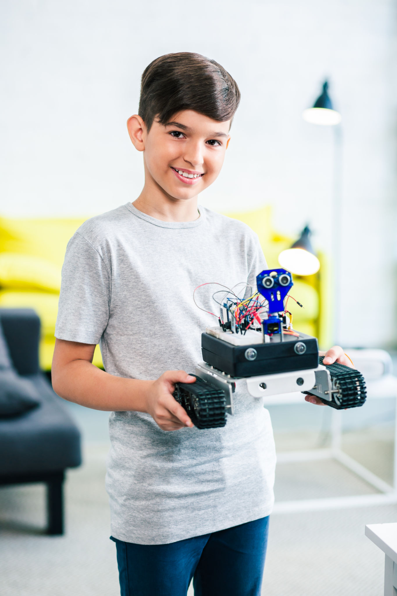 obstacle avoiding robot