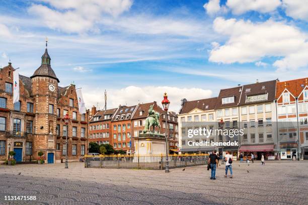 marktplatz in altstadt old town dusseldorf germany - historic district stock-fotos und bilder